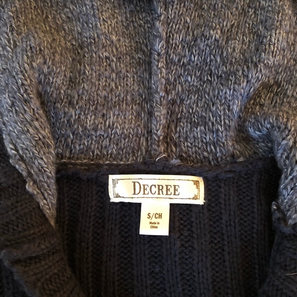 💕5 for $35💕 Hooded sweater - Picture 2 of 3